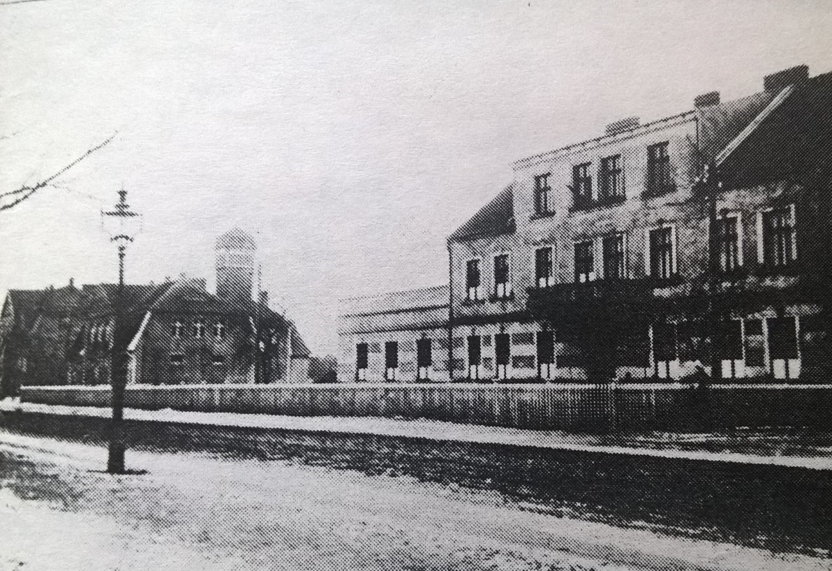 Šiame pastate 1918 m. pradėjo veiklą pirmoji gimnazija Šilutėje (Heydekrug)