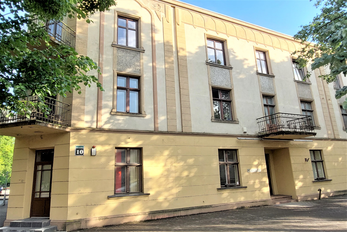 Karstų ir baldų krautuvėle - lietuvininkų g. 10 Karstų ir baldų krautuvėle - lietuvininkų g. 10<br />